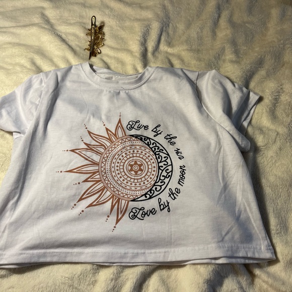 Crop Tshirts - Picture 1 of 8